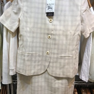 Burberry 半袖スーツ