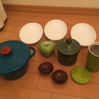 お皿やお鍋お譲りします