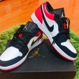 AIR JORDAN 1 LOW つま黒