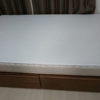無印良品のマットレス＆収納ベッド（セミダブル）
