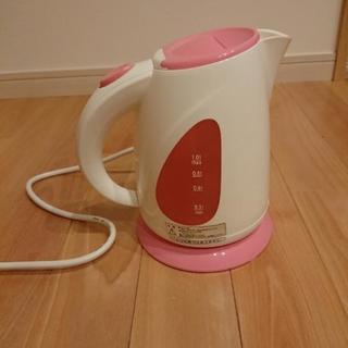 サンリオ キティ 電気ケトル1.0L(取り引き中)の画像