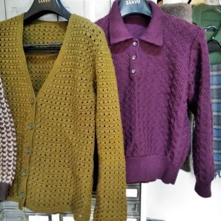 婦人物手編みセーター　ニットスーツ　10着ほどありますの画像