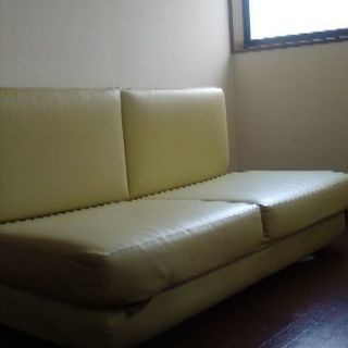 ソファーベッドただで譲ります。