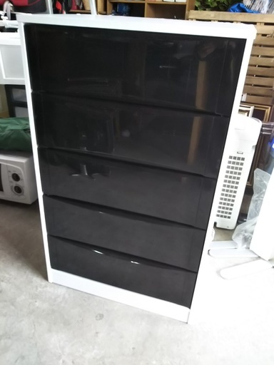 ［エナメル黒チェスト］⁑リサイクルショップヘルプ