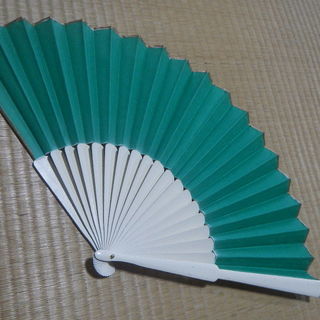 フラメンコ エンジのマントン イヤリング アバニコ 扇子 他の画像