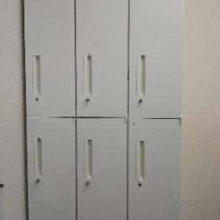 内田洋行 ６人用ロッカー