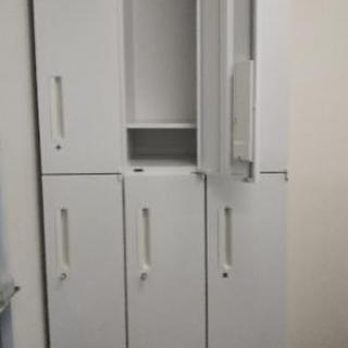 内田洋行 ６人用ロッカーの画像
