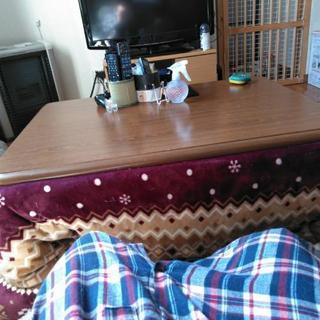 [期日間近] こたつテーブル、脚延ばす器具のセット