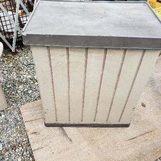 ベランダ収納の画像