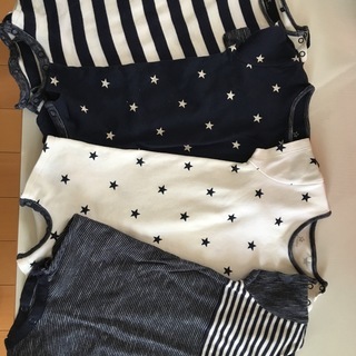 お話中⭐ユーズド新生児服&肌着&ドーナツ枕⭐︎男の子セット約20枚プラスおまけの画像