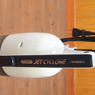 ツインバード　ジェット　サイクロン　スティク型　掃除機　紙パック不要　吸引率150Wパワフルの画像