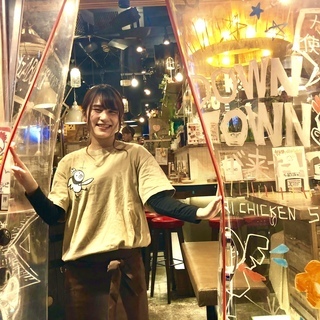 【金髪・ピアスOK】笑顔でお店の雰囲気と時給をUP♪稼げる仕組みが充実のバルでホールスタッフ◎の画像