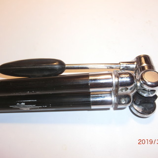 昭和時代のカメラ三脚の画像