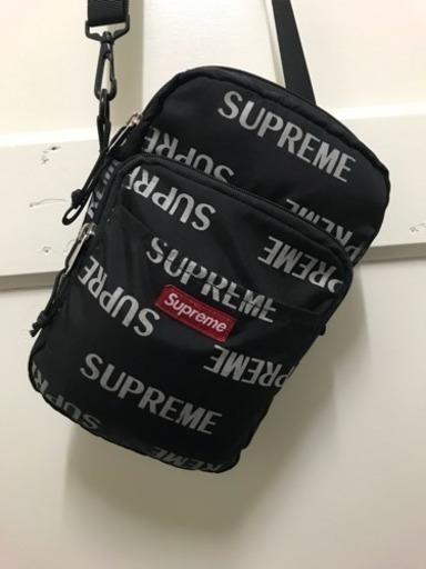 supreme のショルダーバッグ 確実本物