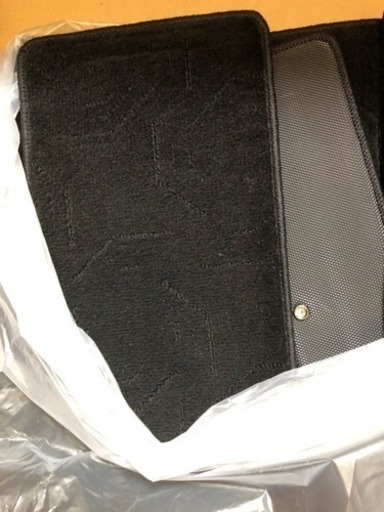 セレナ足元マット