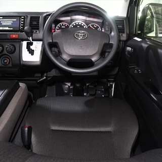 【車検２年付】  トヨタ ハイエースバン 2.8 DX ディーゼル 未使用車/車検32年12月まで有☆自社ローン・オートローン全国対応の画像