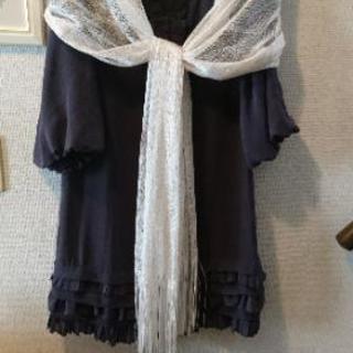 未使用に近い上品なワンピース M 2連フェイクパールネックレスお付けします の画像