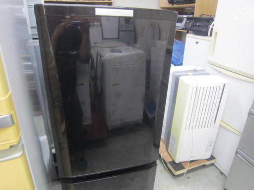 MITUBISHI MR-ｐ15X-B 三菱冷蔵庫146L　２０１３年製ブラック