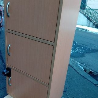 扉付きカラーボックスの画像