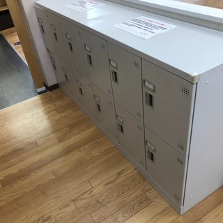 鍵付きのロッカーの画像