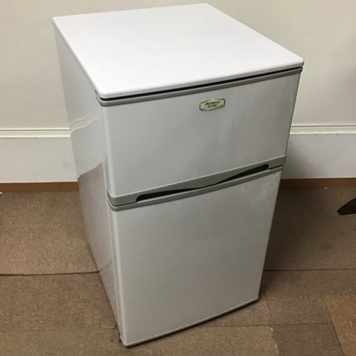 2015年製アビテラックス 96L 2ドアノンフロン冷蔵庫(右開き) ホワイト AR975E