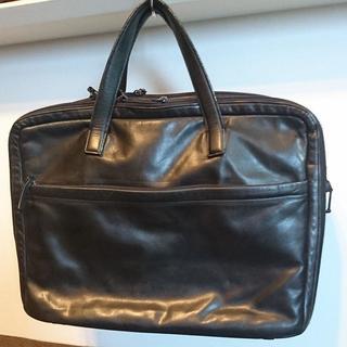 おしゃれなブラックレザー ビジネスバッグ