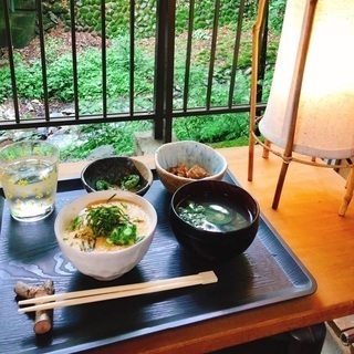 🌸【高校生可】至急 ホール・キッチンスタッフ募集🌸