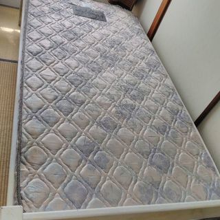 シングルベッド、マットレス