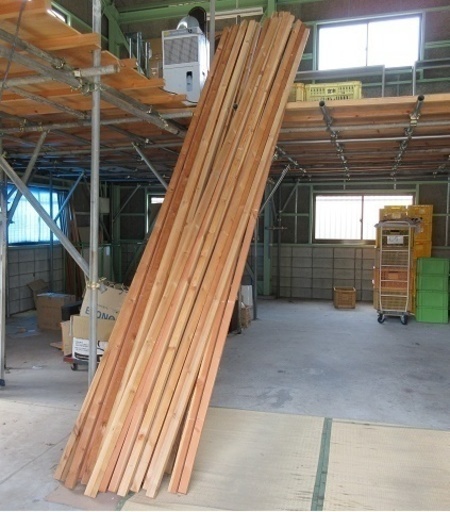 角材 木材 ４５ｍｍ×４５ｍｍ×４ｍ３７本 まとめ売り