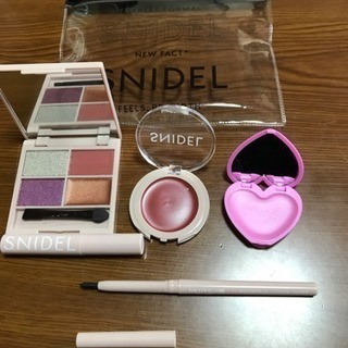 SNIDEL コスメセットの画像