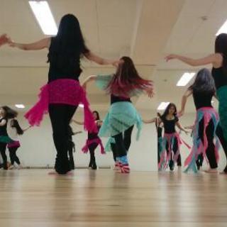 丸の内ベリーダンスStart！！2020.1月から新曲です！  初めての方大歓迎です。もちろん経験者の方、年齢、性別問いません。ゆったりしなやかだったり、キレよく情熱的だったり色々な表情みせるアラブの曲にあわせて一緒に楽しみましょう！ の画像