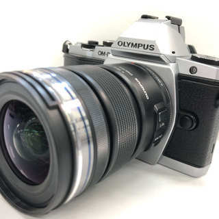OLYMPUS (オリンパス) のミラーレス一眼カメラ　E-M5