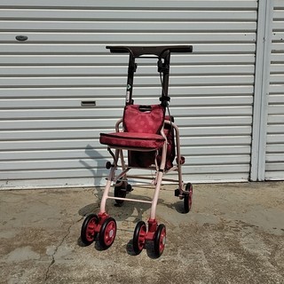 あげます！　介護用シルバーカー（赤）