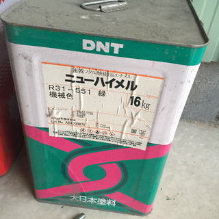 【無料】一斗缶ペンキ塗料あげます。白、黒、グレー、グリーンなどの画像