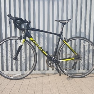 GIANT CONTEND2 18年モデルMサイズ(生活傷結構あり)