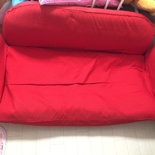0円！赤いソファー