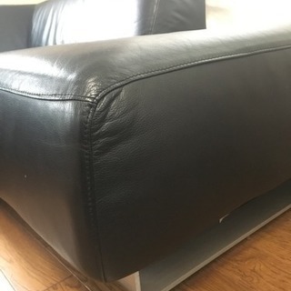 【中古】大塚家具 IDC 黒革ソファの画像