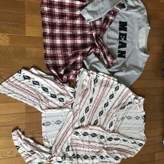 色々な洋服15点の画像