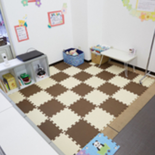 受付やお客様のお子様を施術中に見て下さる方を募集しております