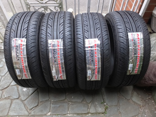 ☆ 新品未使用タイヤ！  MaxGrade SⅢ  215/45R17  4本セット