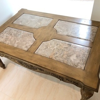 大理石天板付きコーヒーテーブル(122センチ)の画像