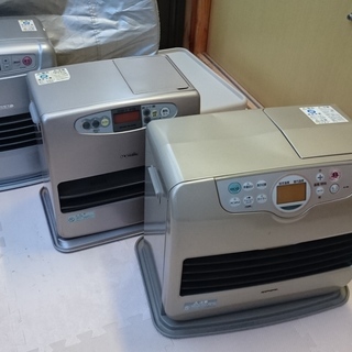 石油ファンヒーター　３台（中古）コロナ（7.2L/5.65kw）...