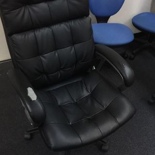 延長、引取限定(03/31午前中までに港区に引取りにきて頂ける方) オフィス家具(椅子)、ベッドお譲り致します。早い者勝ちですのでご了承下さい。バラでも引取可能です。ご質問下さい。※画像の1枚目の物はまだございます。の画像