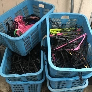 プラスチックハンガー大量