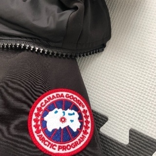 カナダグースシャトー正規品の画像