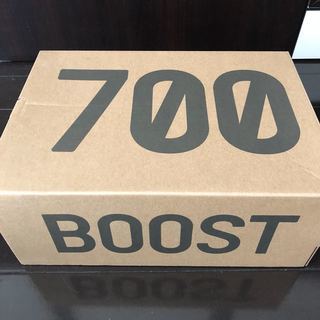  国内正規品 新品未使用 ADIDAS YEEZY BOOST 700の画像