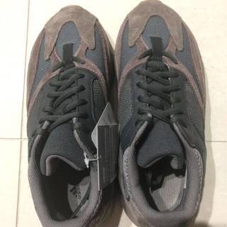 YEEZY BOOST 700 MAUVE 新品の画像