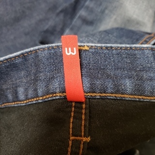 ユニクロ　防風ジーンズ　ほとんど履いてませんの画像