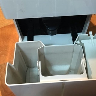 TOYOTOMI 【除湿&衣類乾燥】 コンプレッサー式除湿機 「木造/7畳~コンクリート/14畳」 ホワイト TD-CH56D(W) 2013年製の画像