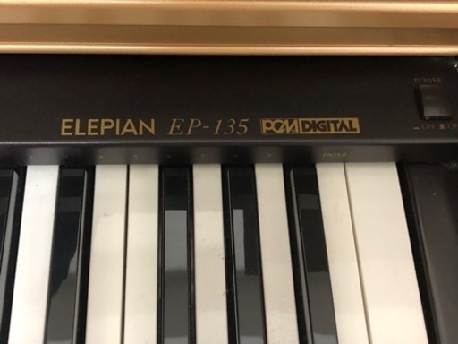 電子ピアノ